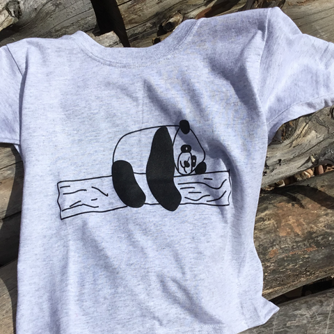 t shirt kids panda bear resting on log black print Gildan brand 50/50 cotton polyester blend light gray washable minimal shrinkage